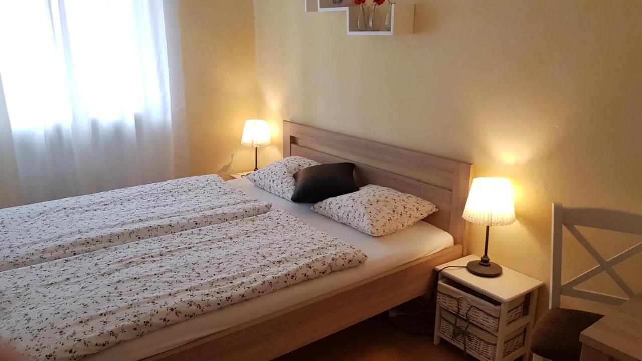 Apartman Lotos Appartement Mikulov Buitenkant foto