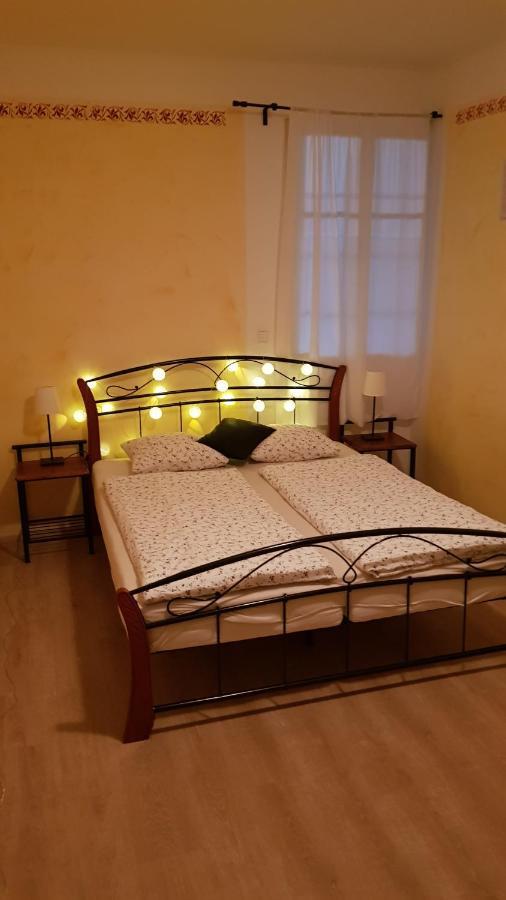 Apartman Lotos Appartement Mikulov Buitenkant foto